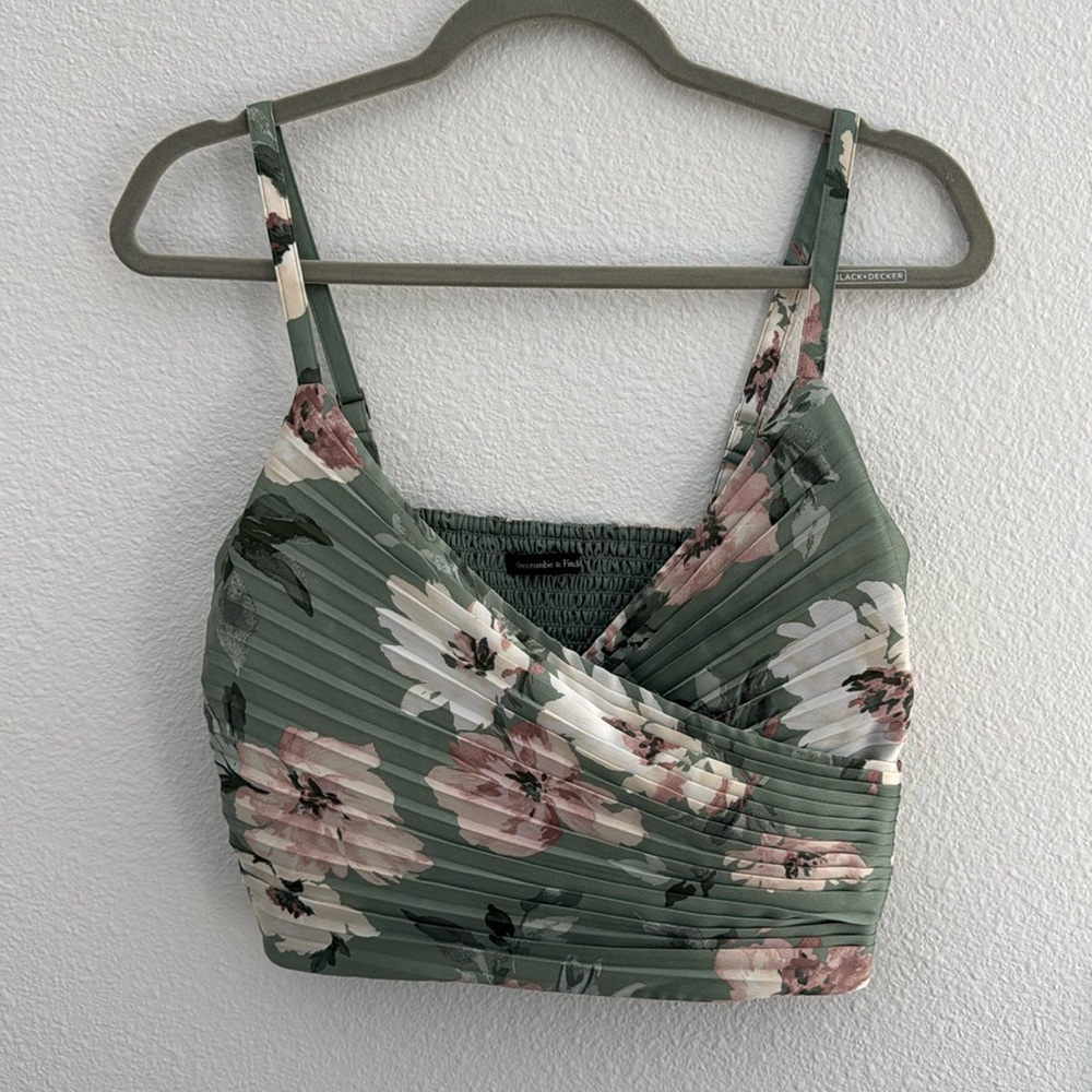 Abercrombie Satin Pleated Floral Crop Top, size M